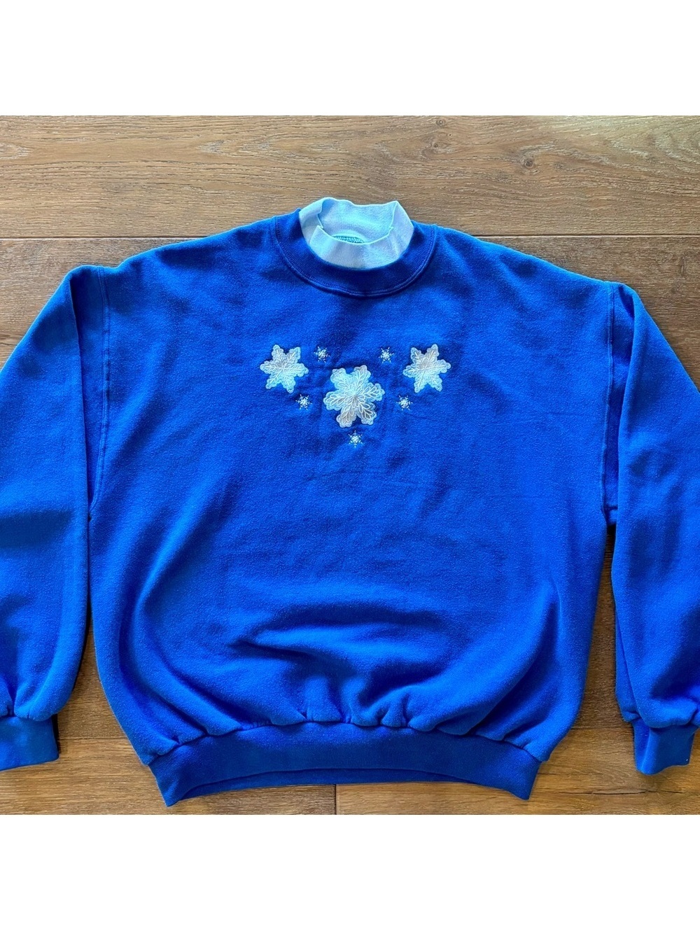 Vintage 90s Winter Snowflake Embroidered Sweatshirt, Grandmacore, Size Large
